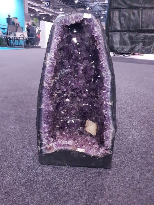 geoda amatista 22 kg con formacion calcita natural