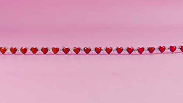 Pulsera corazones rojos
