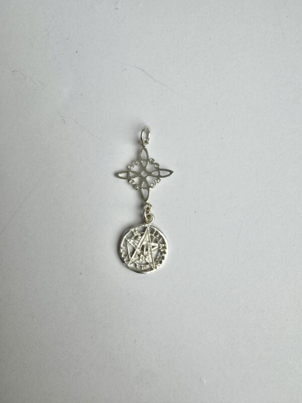 colgante doble nudo y tetragrammaton activado