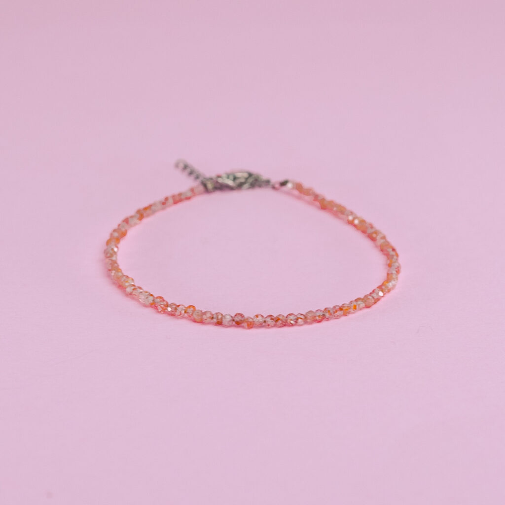 Pulsera tallada piedra sol con plata