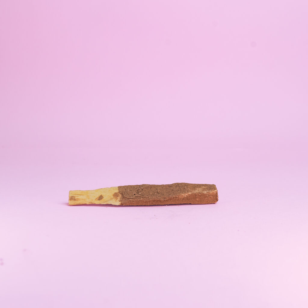 palo santo con canela
