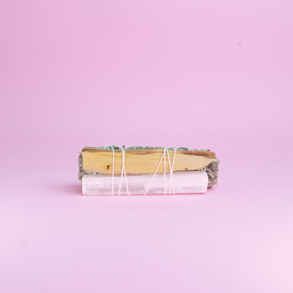Atado de Salvia blanca , palo santo y vara de selenita