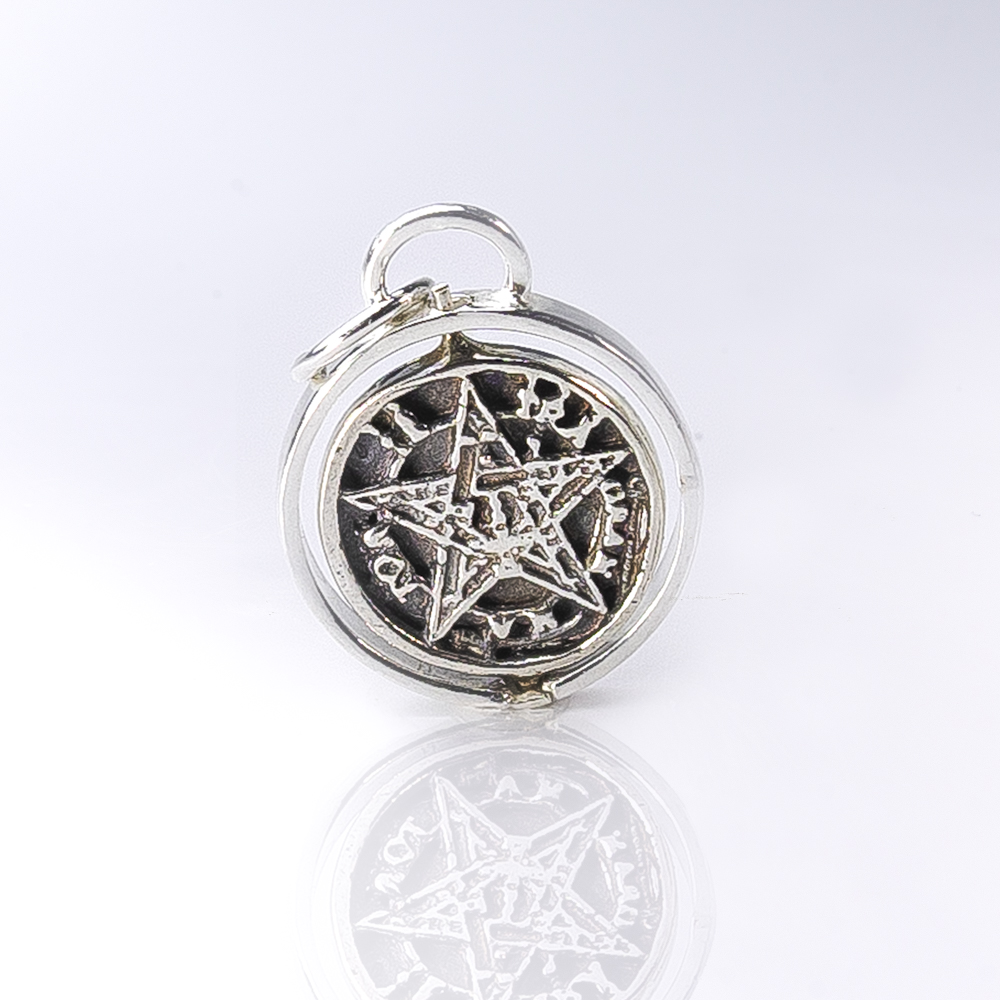medalla giratoria nudo de bruja y tetragramaton consagrada