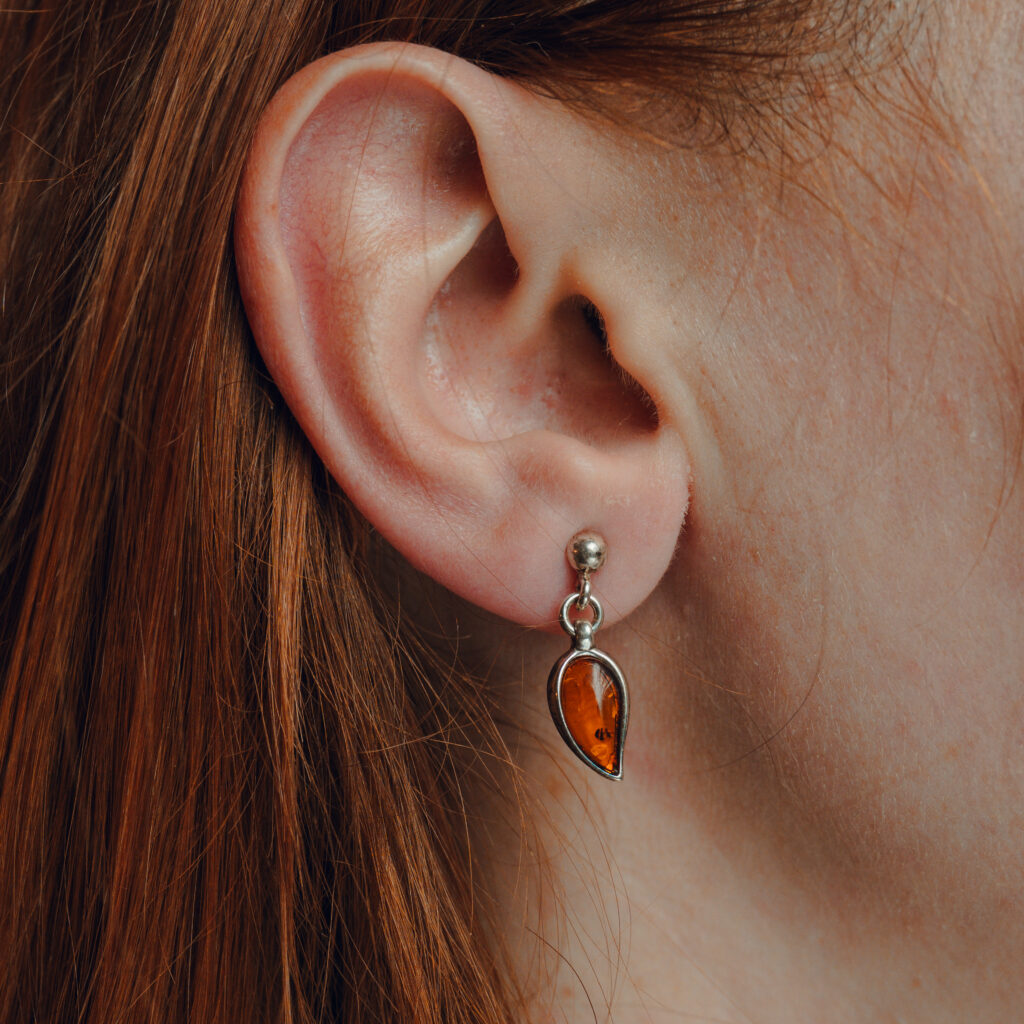 pendiente gota de ámbar baltico