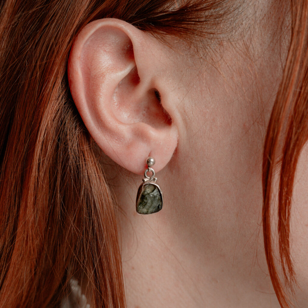 pendientes moldavita natural