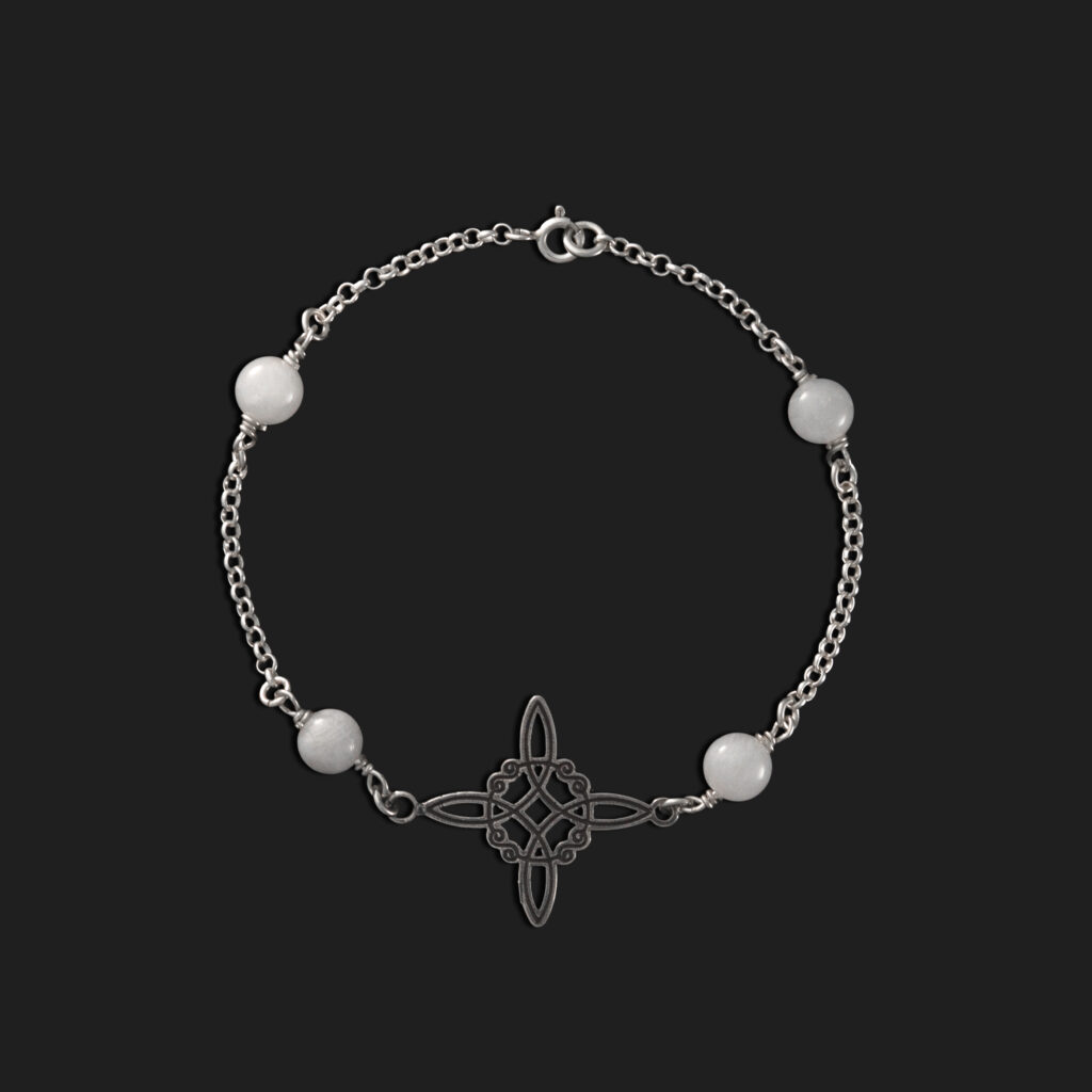 pulsera plata y nudo de bruja cuarzo lechoso activada