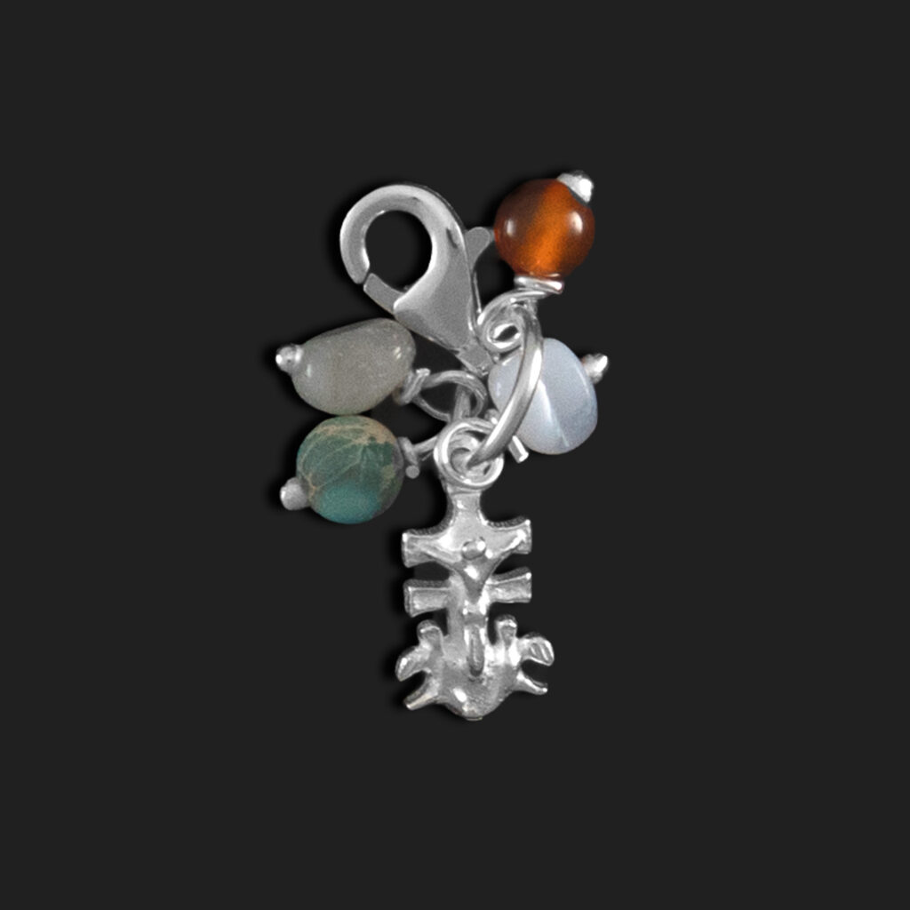 dije cruz de caravaca y piedra natural